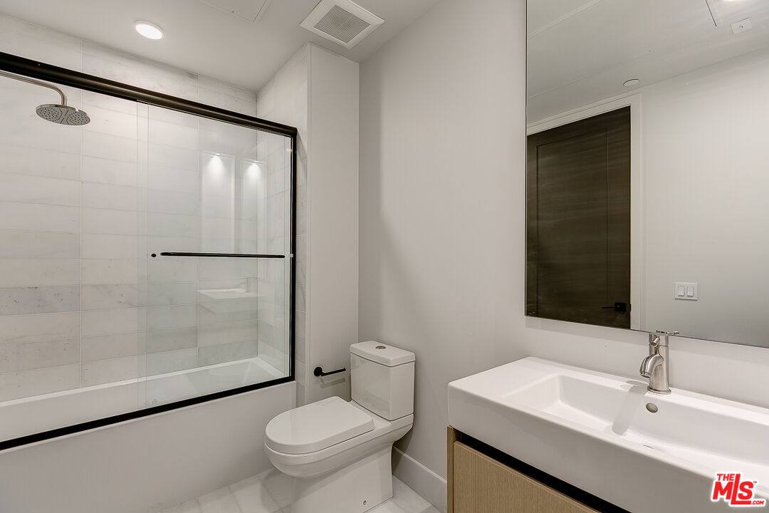 Apartment for rent at 3833 Dunn Dr #408, Culver City, CA 90232