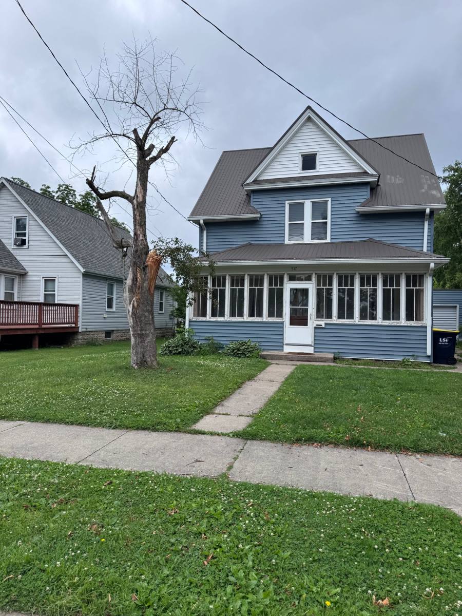 House for rent at 517 Division St, Mauston, WI 53948
