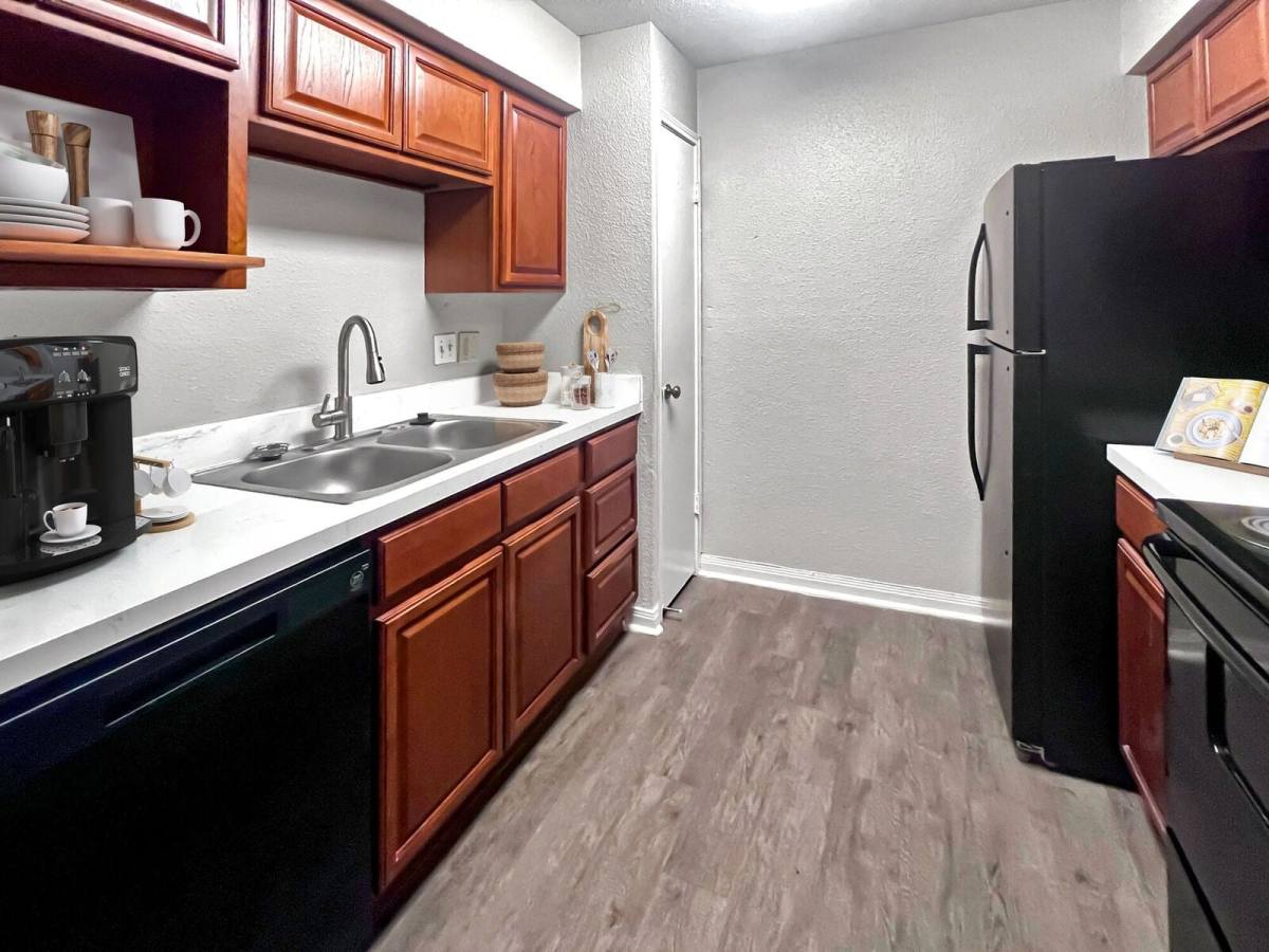 874 Yorkchester Dr, Houston, TX 77079 - Apartment for Rent - Image 10