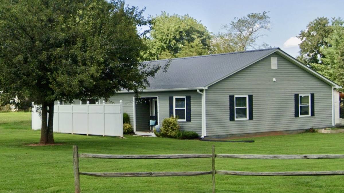 Townhouse for rent at 1710 Cat Square Rd, Vale, NC 28168