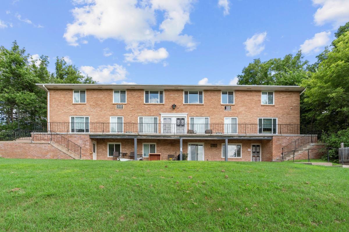 Apartment for rent at Greenwood Manor, 5205 Greenwood Circle #1, Excelsior, MN 55331