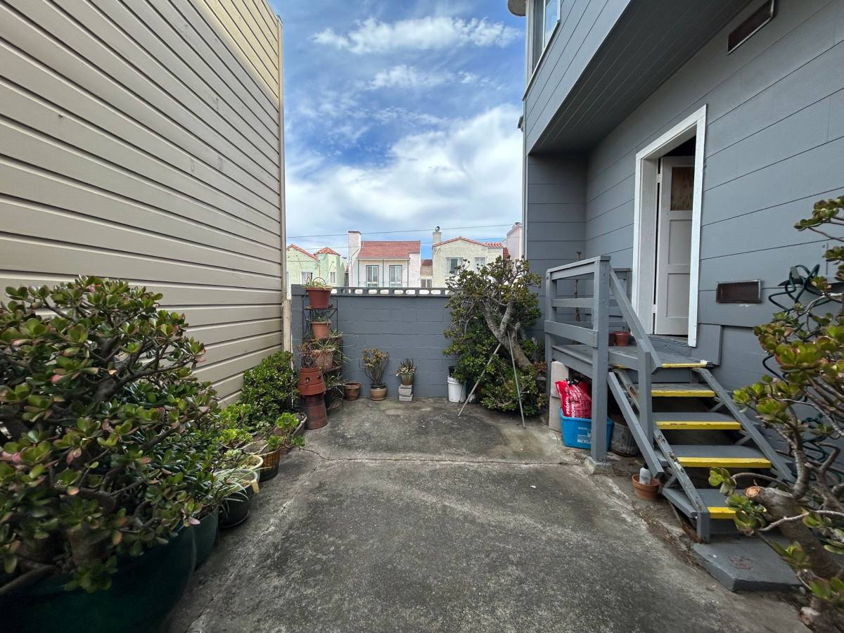Apartment for rent at 1401-1403 34th Ave, San Francisco, CA 94122