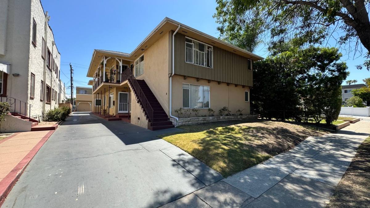 Apartment for rent at 3910 Prospect Ave, Culver City, CA 90232