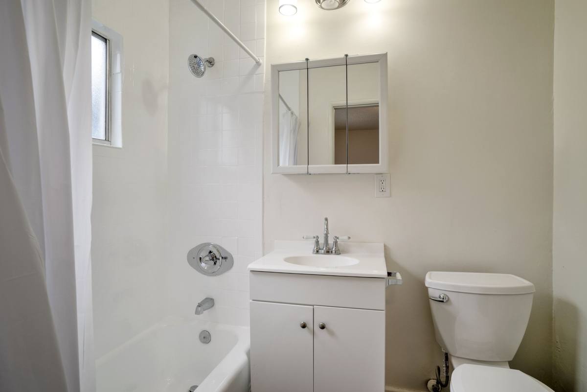 Apartment for rent at 4558 W 173rd St, Lawndale, CA 90260