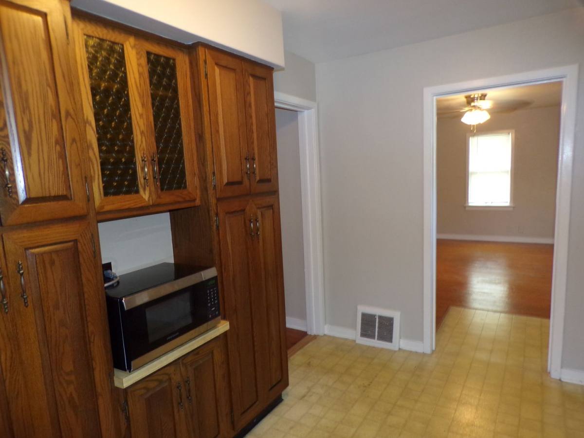House for rent at 1030 Florida St, Edwardsville, IL 62025