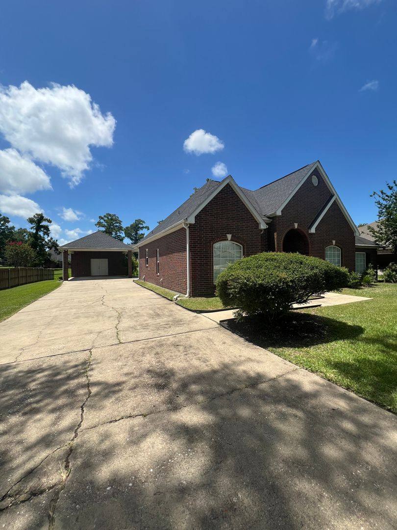 House for rent at 1909 E Rosedown, Lake Charles, LA 70605