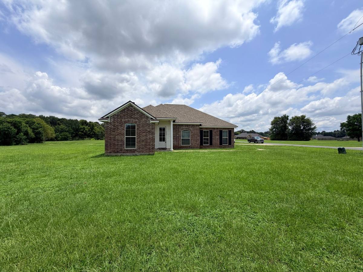 House for rent at 3520 Windwood Circle, Shreveport, LA 71107