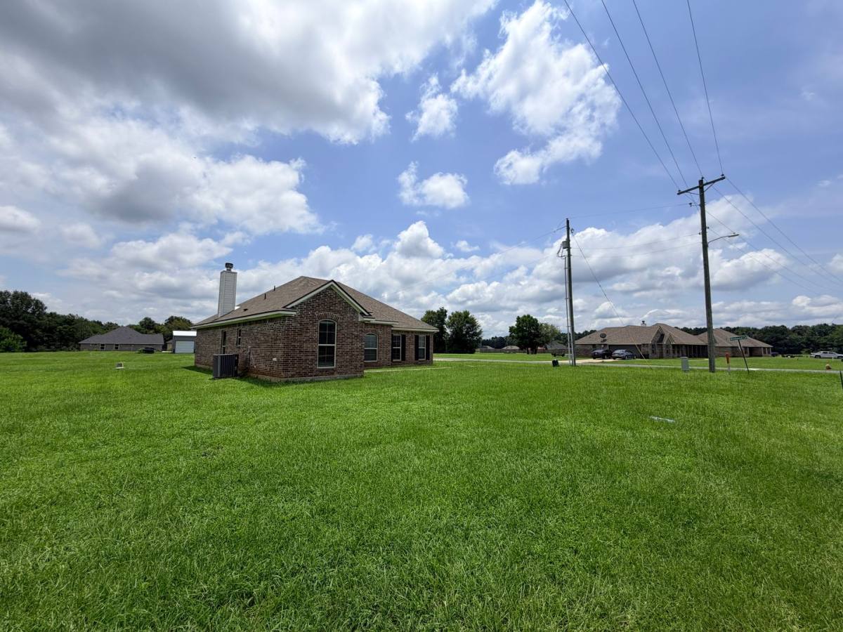 House for rent at 3520 Windwood Circle, Shreveport, LA 71107