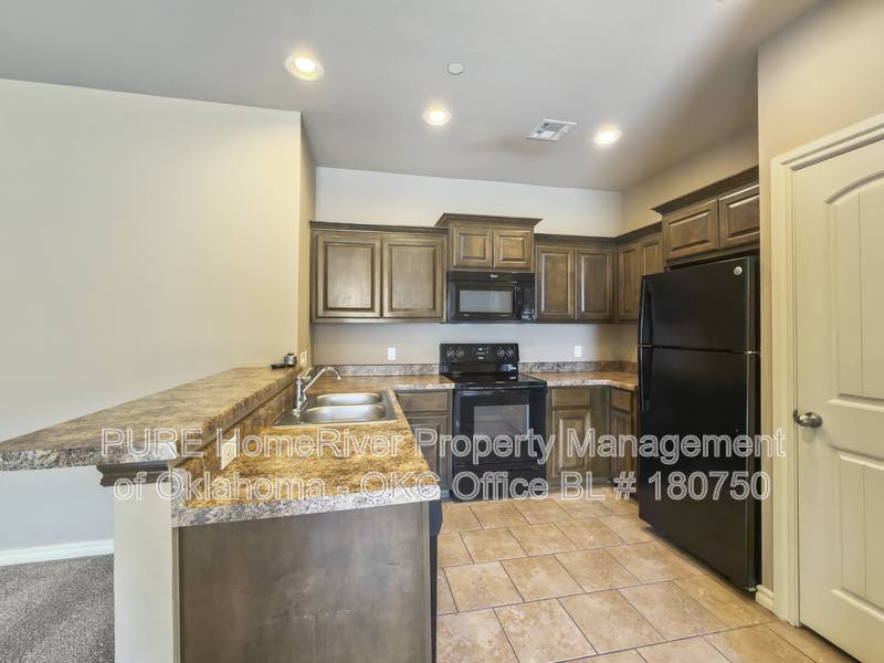 1005 SW 92nd St, Oklahoma City, OK 73139 - Apartment for Rent - Image 17
