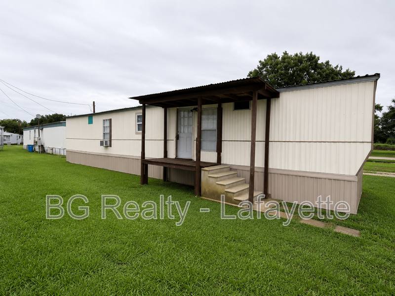 House for rent at 1012 Delcambre Rd W, Breaux Bridge, LA 70517