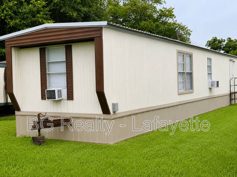 House for rent at 1012 Delcambre Rd W, Breaux Bridge, LA 70517