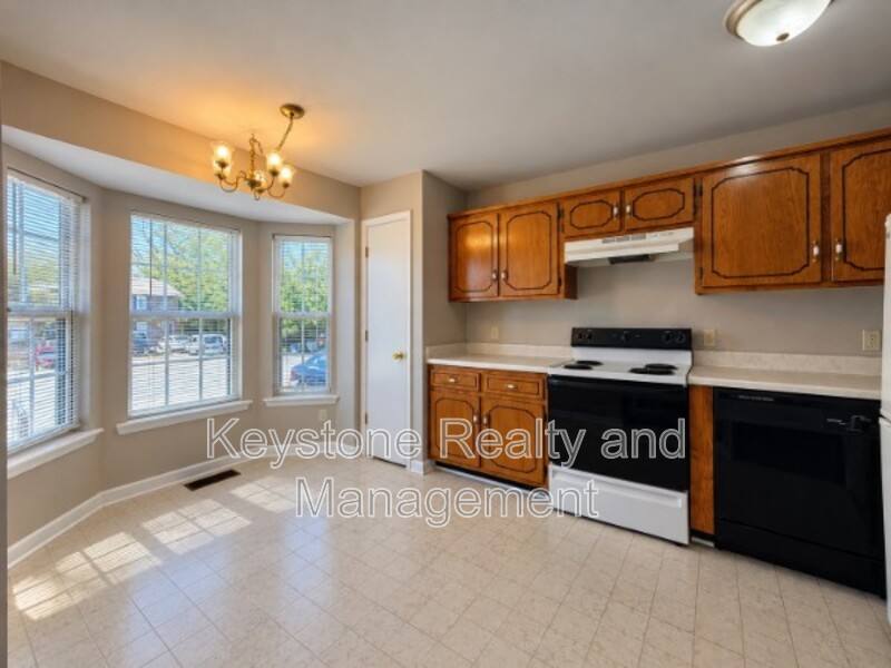 3255 Tower Dr #C, Clarksville, TN 37042 - Townhouse for Rent - Image 2
