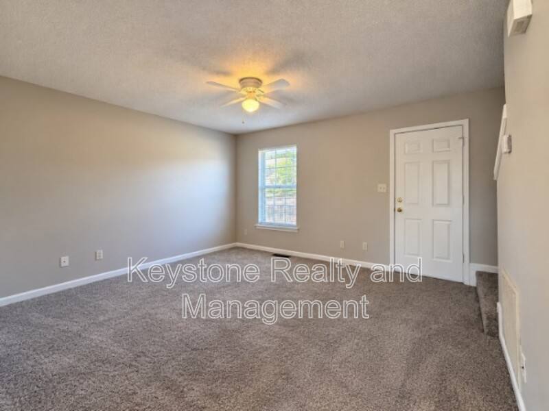 3255 Tower Dr #C, Clarksville, TN 37042 - Townhouse for Rent - Image 4