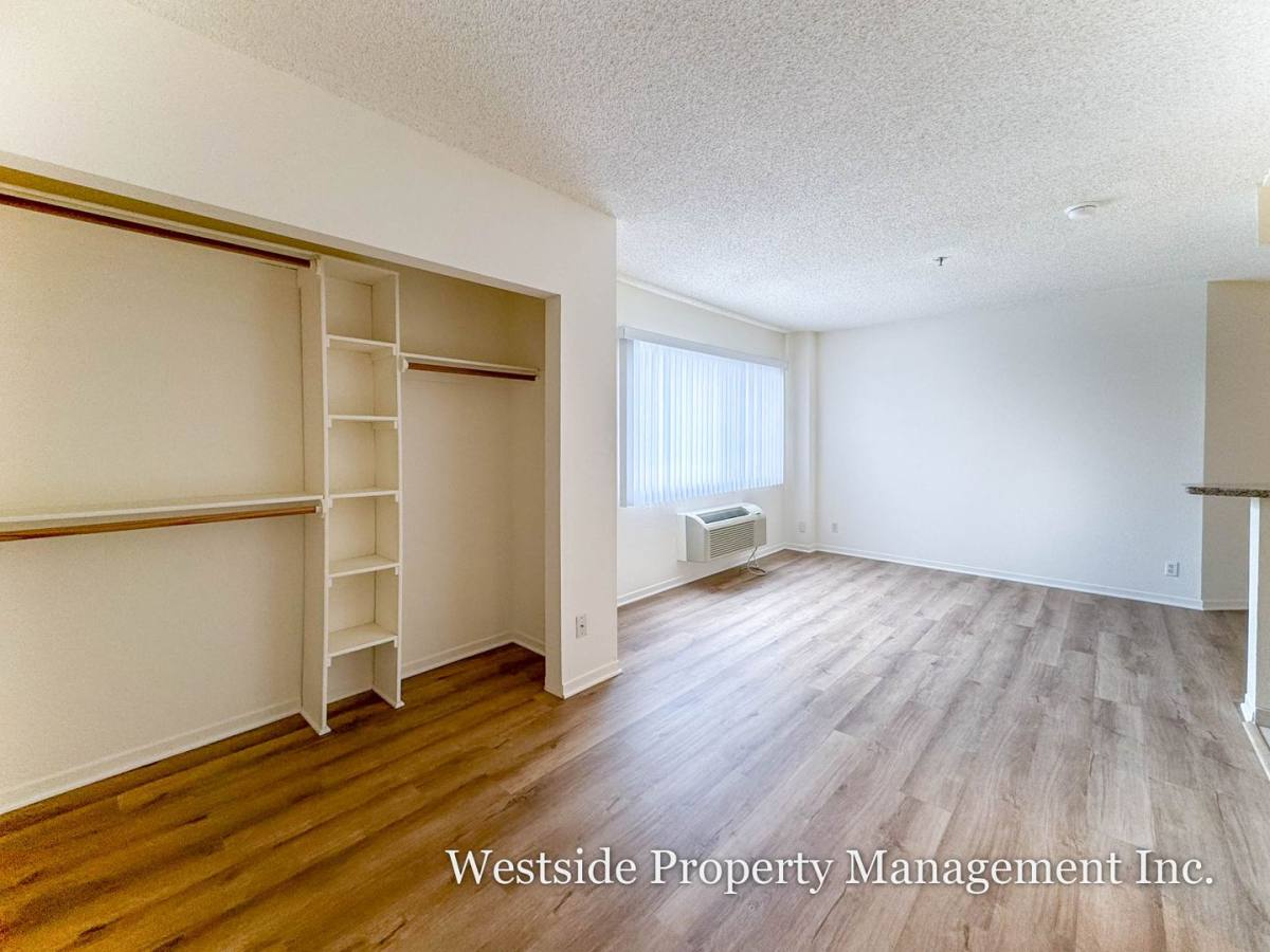 Apartment for rent at 3848 Overland Ave #212, Culver City, CA 90232
