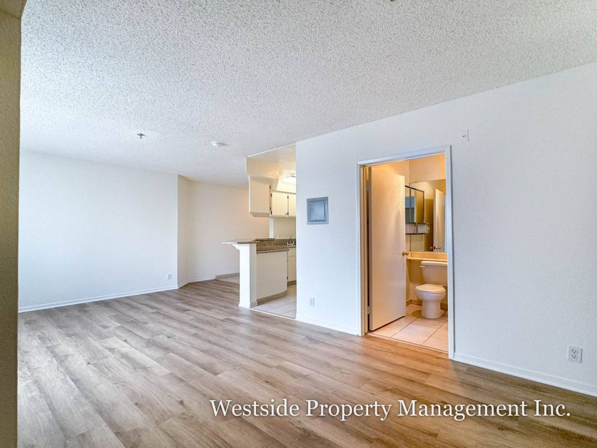 Apartment for rent at 3848 Overland Ave #212, Culver City, CA 90232