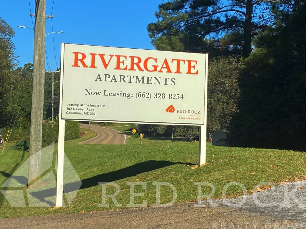 Apartment for rent at 300 Holly Hills Rd, Columbus, MS 39705