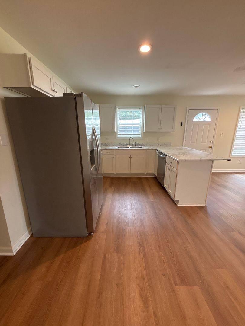 Apartment for rent at 38-40 Honeysuckle Dr, Jackson, TN 38301