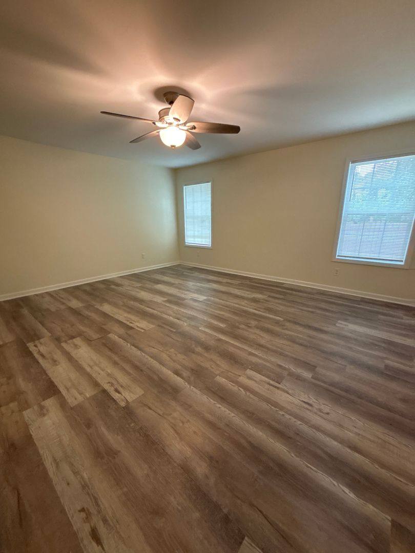 Apartment for rent at 38-40 Honeysuckle Dr, Jackson, TN 38301