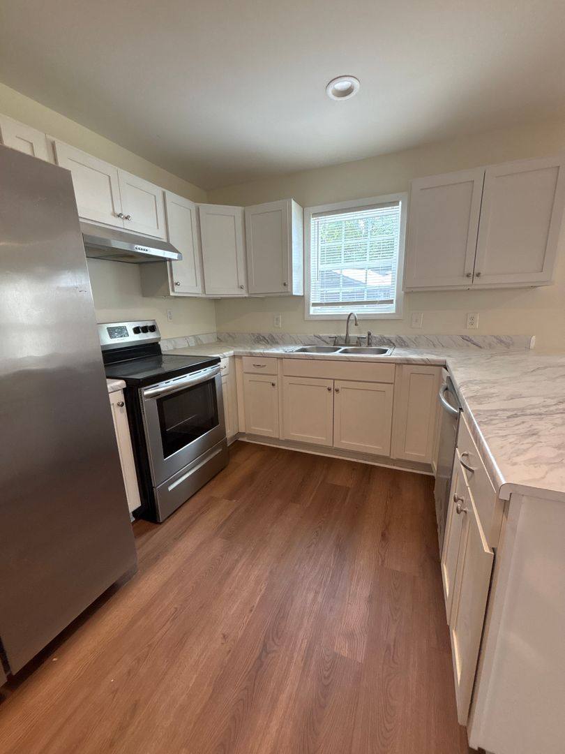Apartment for rent at 38-40 Honeysuckle Dr, Jackson, TN 38301