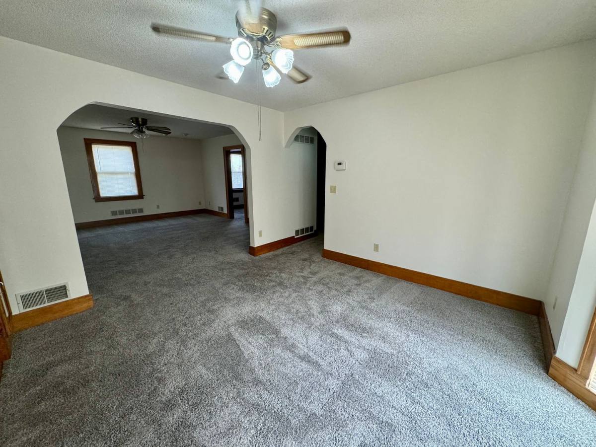 House for rent at 1430 S 33rd St, Lincoln, NE 68506