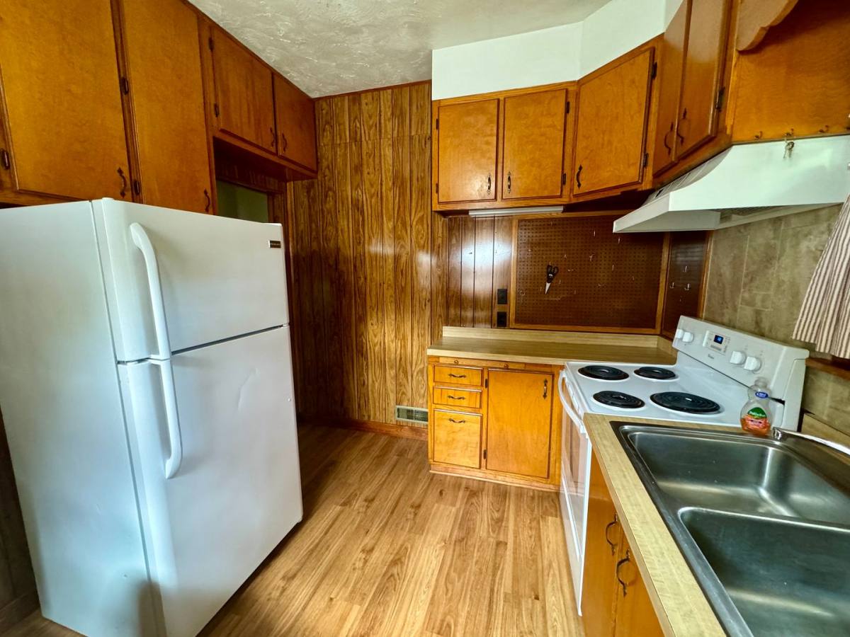 House for rent at 1430 S 33rd St, Lincoln, NE 68506