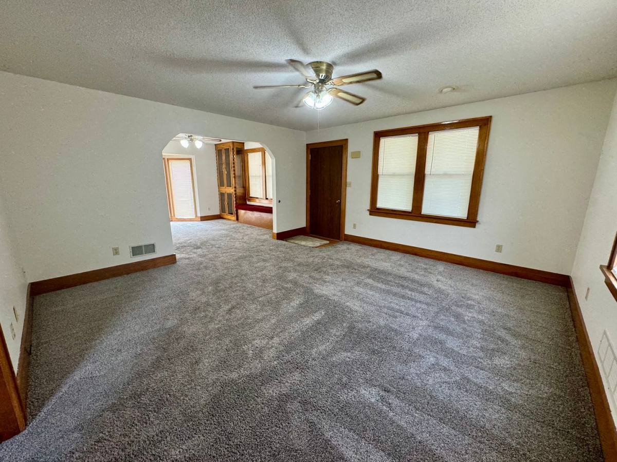 House for rent at 1430 S 33rd St, Lincoln, NE 68506