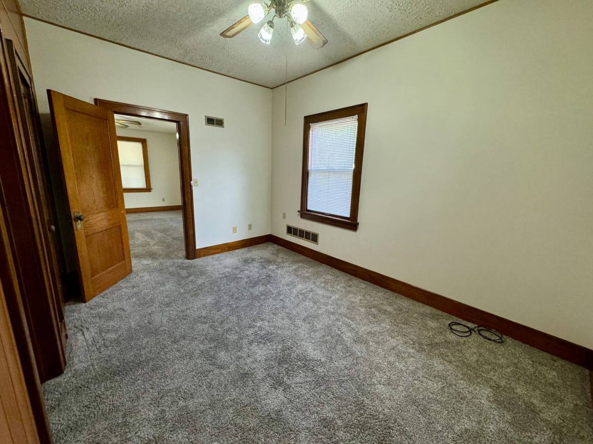 House for rent at 1430 S 33rd St, Lincoln, NE 68506