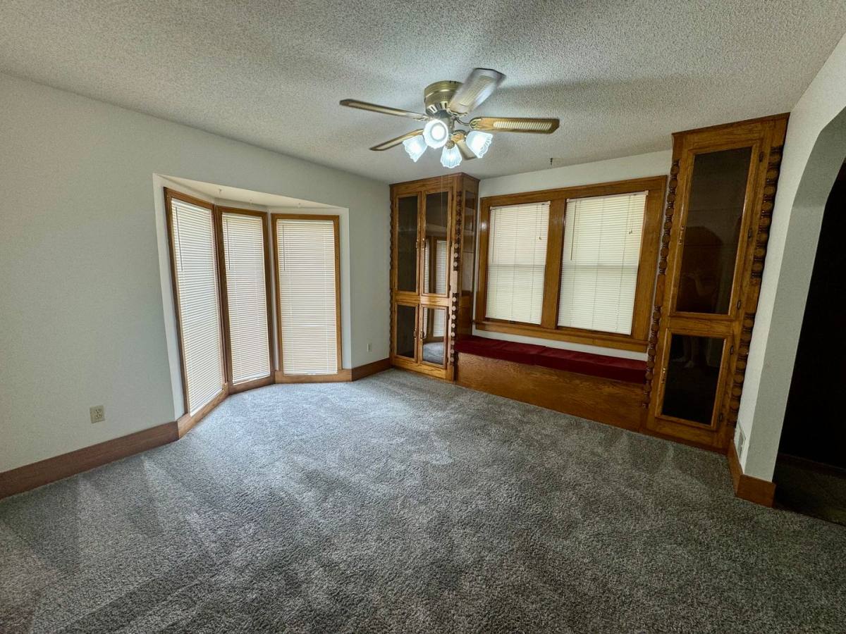 House for rent at 1430 S 33rd St, Lincoln, NE 68506