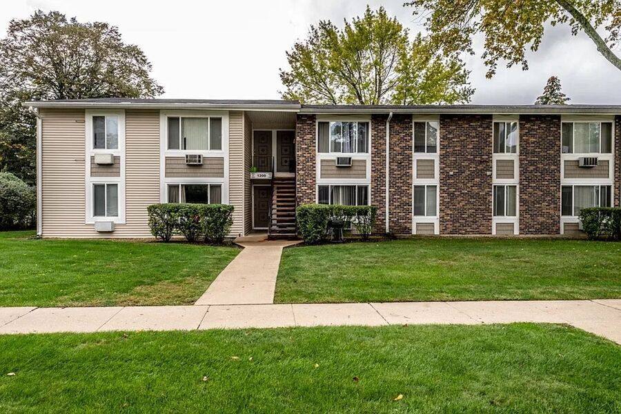 Apartment for rent at 1600 Light Rd #112, Oswego, IL 60543