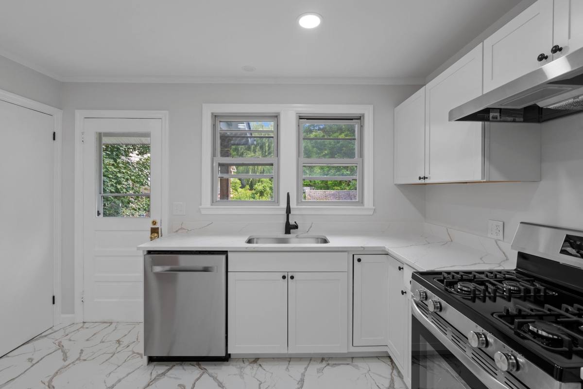 Apartment for rent at 114 Linderman Ave, Kingston, NY 12401