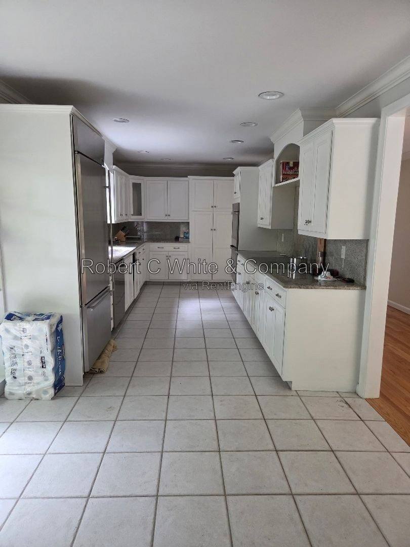 House for rent at 15 Treadwell Court, Weston, CT 06883
