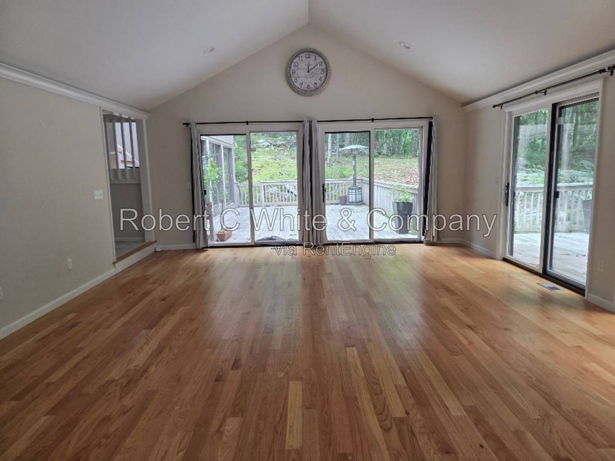 House for rent at 15 Treadwell Court, Weston, CT 06883