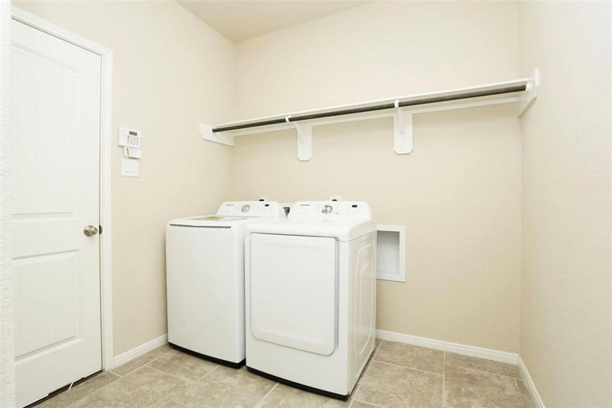 Apartment for rent at 9702 Massanutten Lane, Richmond, TX 77469