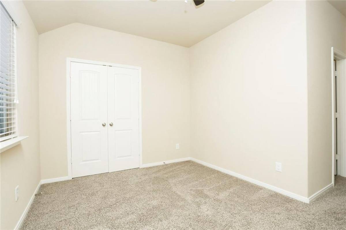 Apartment for rent at 9702 Massanutten Lane, Richmond, TX 77469