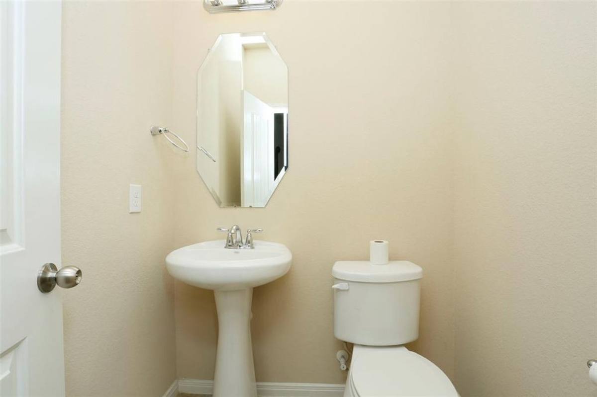 Apartment for rent at 9702 Massanutten Lane, Richmond, TX 77469
