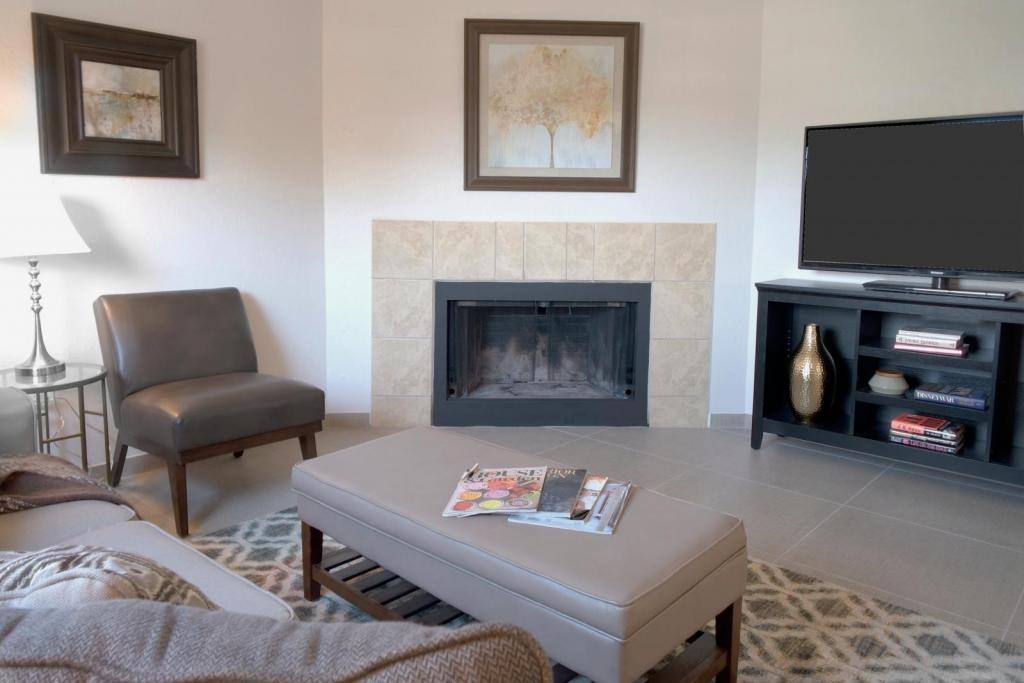 Apartment for rent at 1071 Meadowlark Court, Rio Rancho, NM 87124