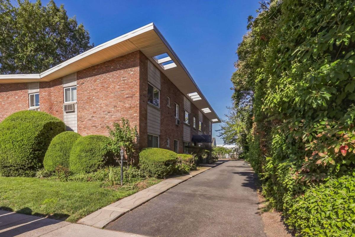 Apartment for rent at Forest Gardens, 30 N Forest Ave #B, Rockville Centre, NY 11570