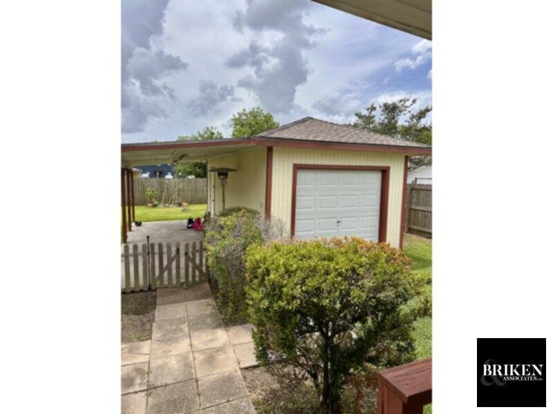 House for rent at 414 E School St, Lake Charles, LA 70605