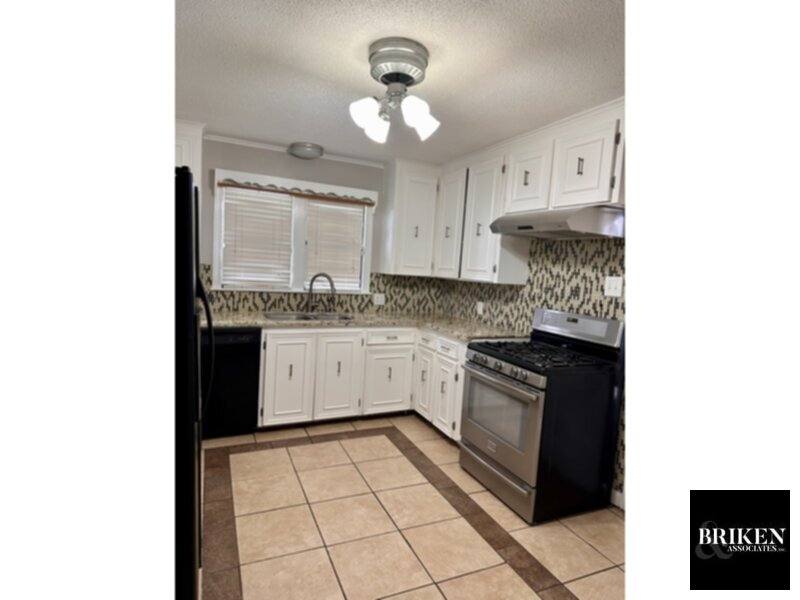 House for rent at 414 E School St, Lake Charles, LA 70605