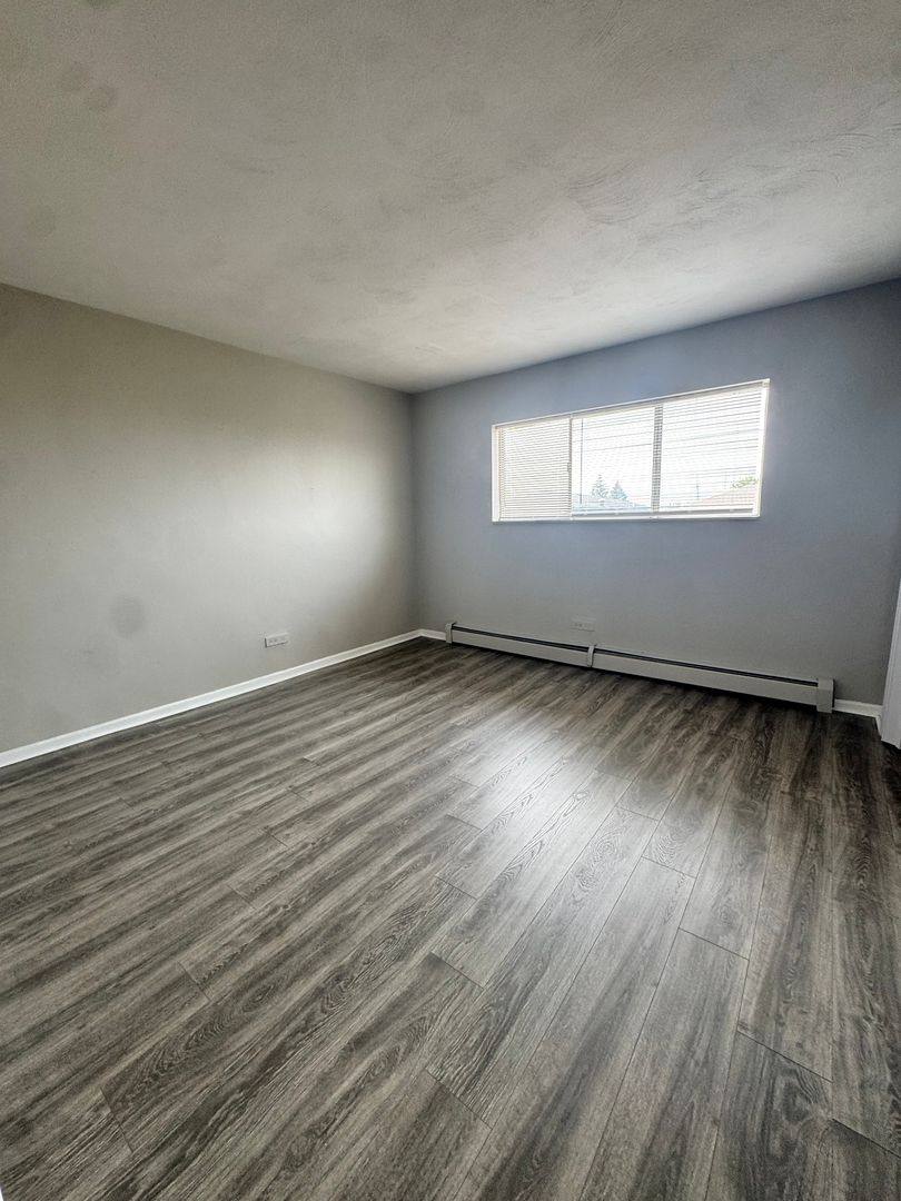 Apartment for rent at 2034-2054 N 18 Ave, Melrose Park, IL 60160