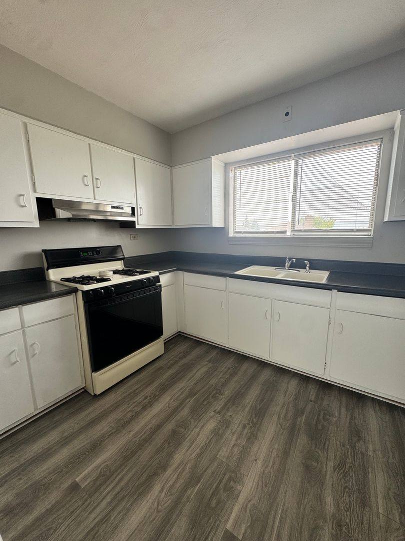 Apartment for rent at 2034-2054 N 18 Ave, Melrose Park, IL 60160