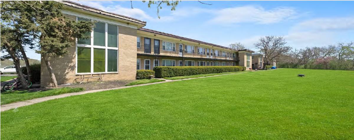 Apartment for rent at 36 King Arthur Court, Melrose Park, IL 60164