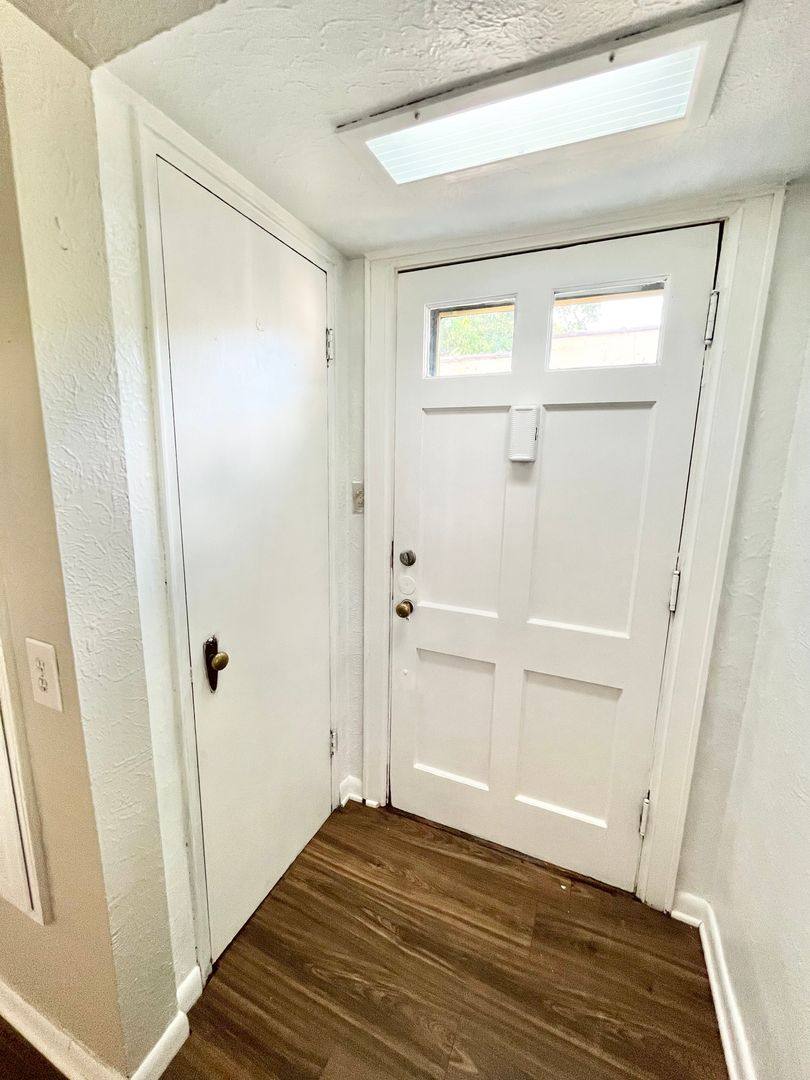 Apartment for rent at 112 Shepherd Ave, South Charleston, WV 25303