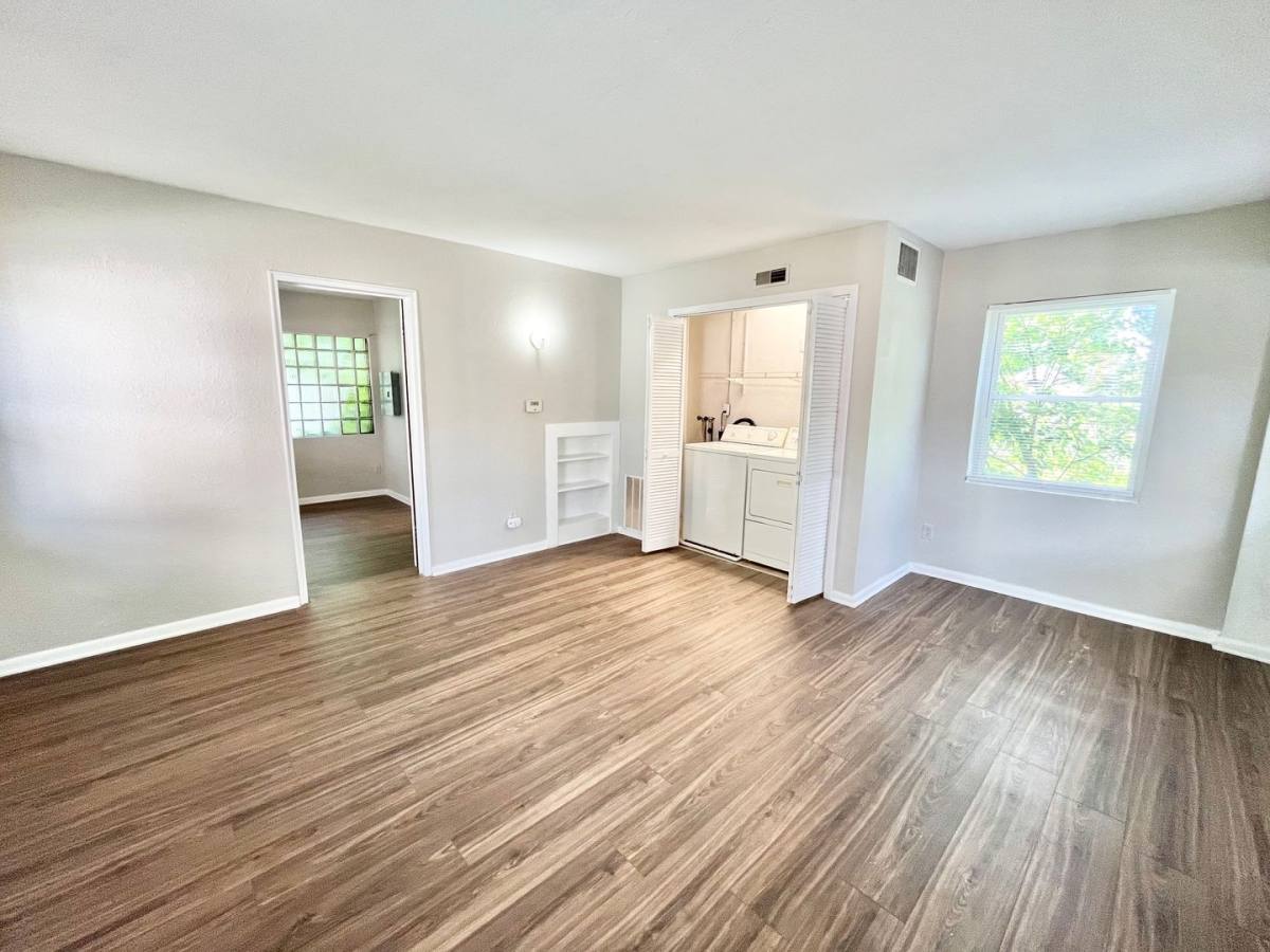 Apartment for rent at 112 Shepherd Ave, South Charleston, WV 25303