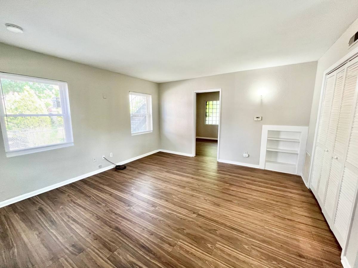 Apartment for rent at 112 Shepherd Ave, South Charleston, WV 25303
