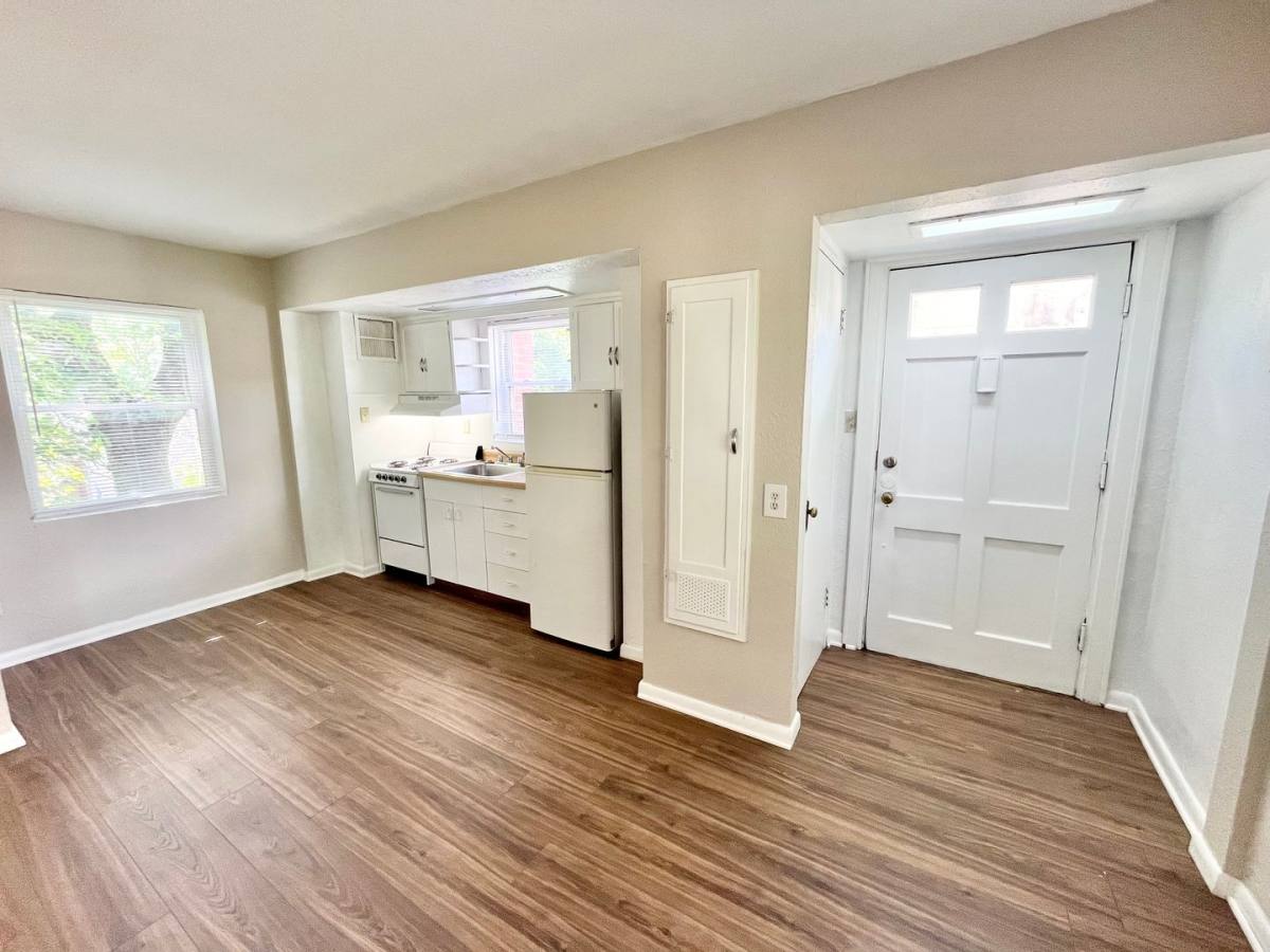 Apartment for rent at 112 Shepherd Ave, South Charleston, WV 25303