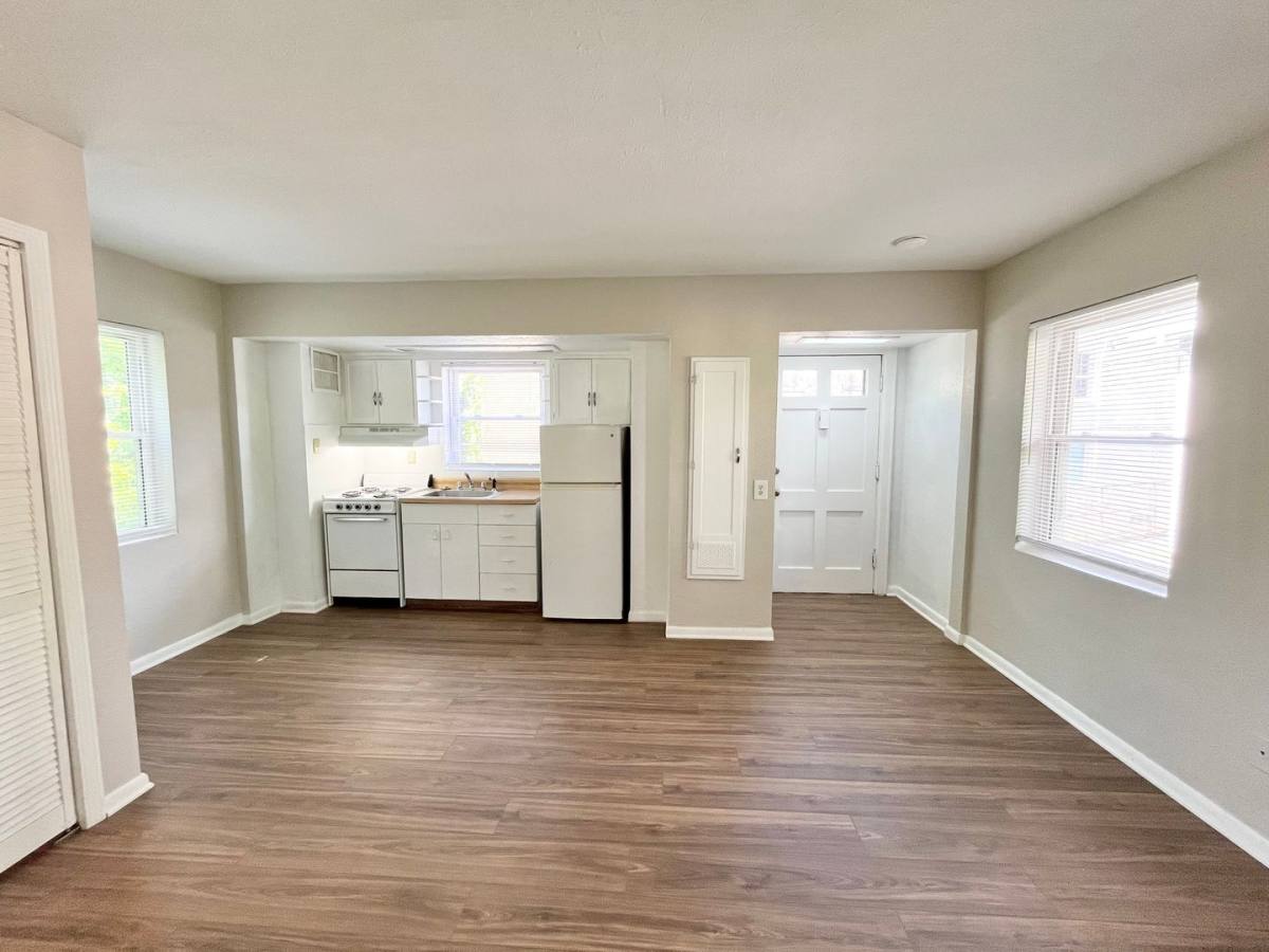 Apartment for rent at 112 Shepherd Ave, South Charleston, WV 25303