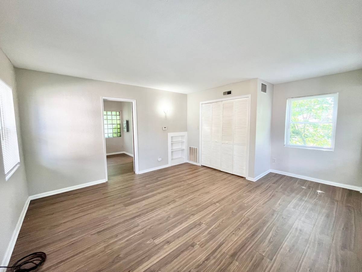 Apartment for rent at 112 Shepherd Ave, South Charleston, WV 25303