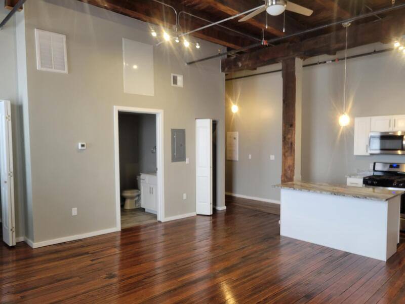 Apartment for rent at 116 N 5th St, Burlington, IA 52601