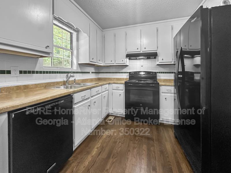 House for rent at 555 Browning Circle, Acworth, GA 30101